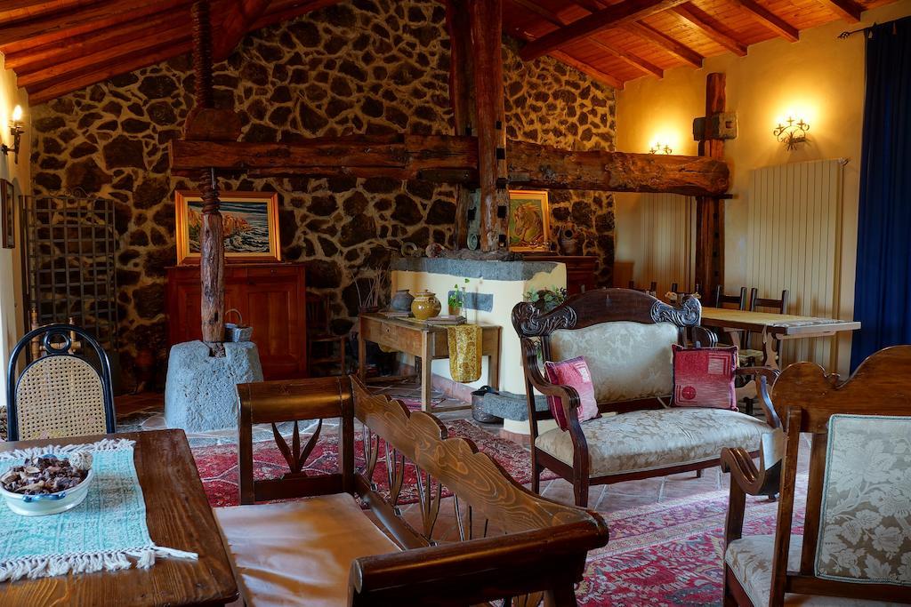 Bed And Breakfast Il Glicine 皮耶迪蒙泰埃特内奥 外观 照片